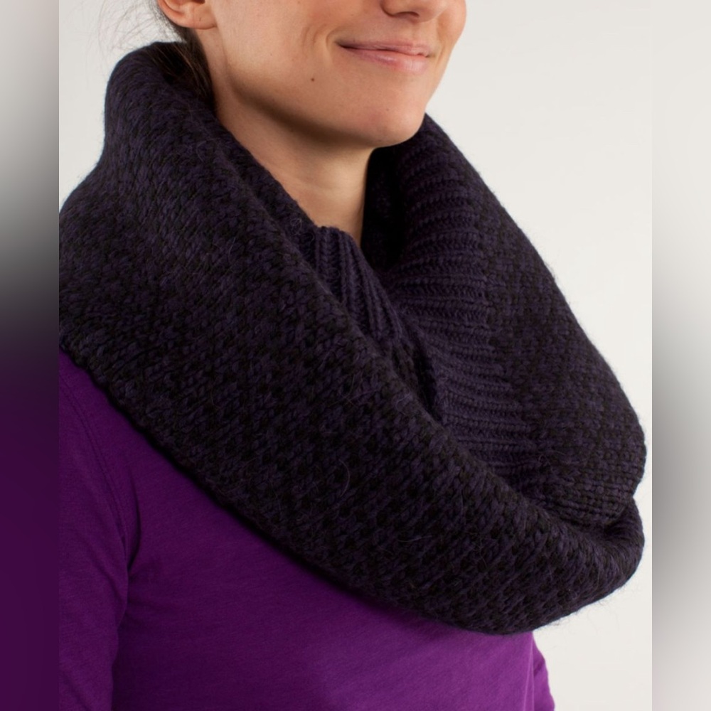 Lululemon infinity mad scarf